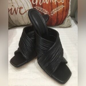 NWOT👠 Napoleon Black X Band Sandal - Sz 8